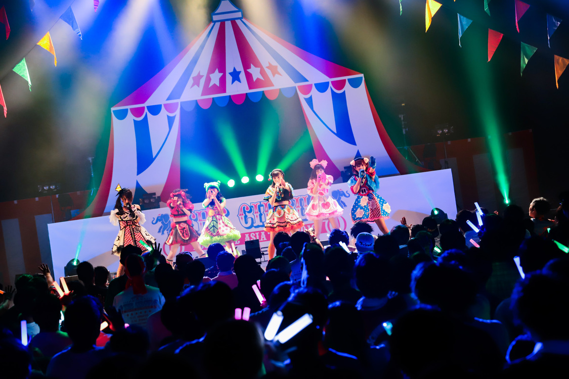 FES☆TIVEアジアツアー＜THE CIRCUS／ザ・サーカス＞ファイナル＆6周年記念公演より