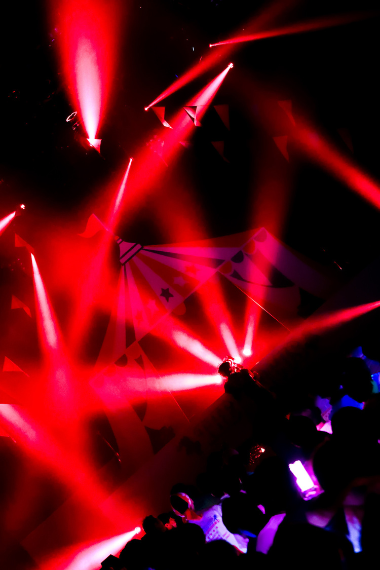 FES☆TIVEアジアツアー＜THE CIRCUS／ザ・サーカス＞ファイナル＆6周年記念公演より