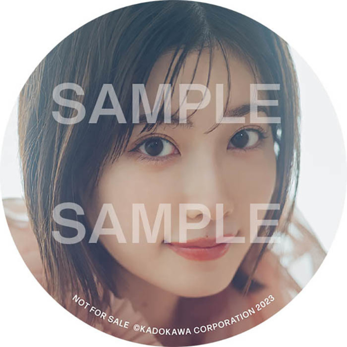 『礒部花凜 1st写真集 私めく』アニメイト限定特典・缶バッジ絵柄