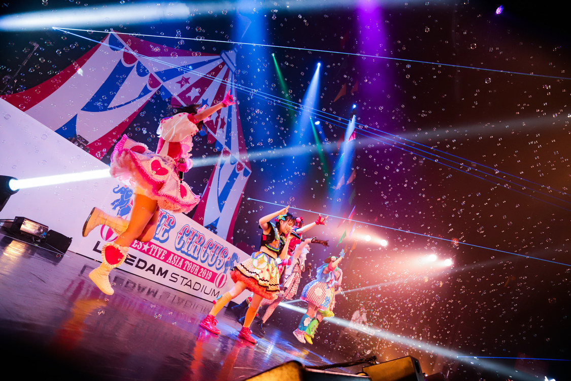 FES☆TIVEアジアツアー＜THE CIRCUS／ザ・サーカス＞ファイナル＆6周年記念公演より