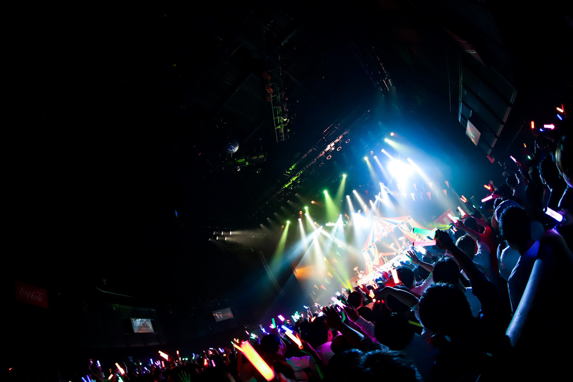 FES☆TIVEアジアツアー＜THE CIRCUS／ザ・サーカス＞ファイナル＆6周年記念公演より