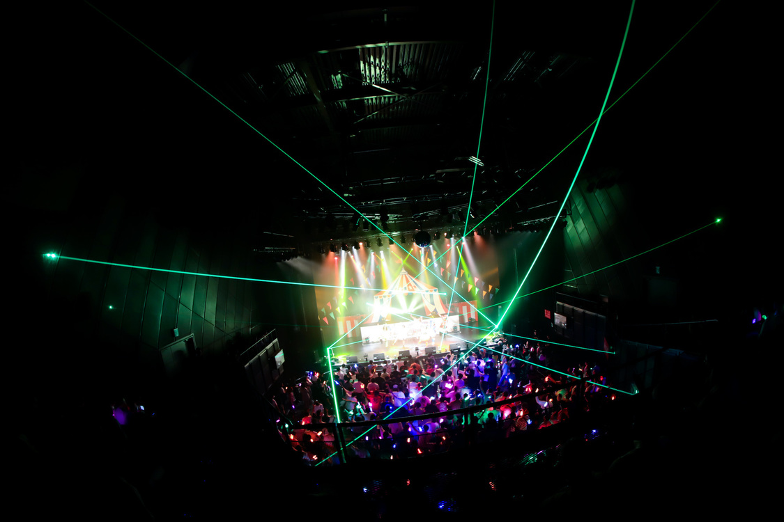 FES☆TIVEアジアツアー＜THE CIRCUS／ザ・サーカス＞ファイナル＆6周年記念公演より