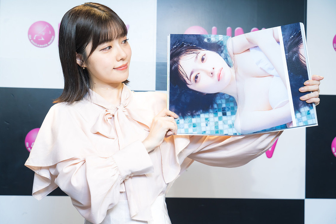 ＜『礒部花凜 1st写真集 私めく』発売記念イベント＞HMVエソラ池袋（2023年9月24日）