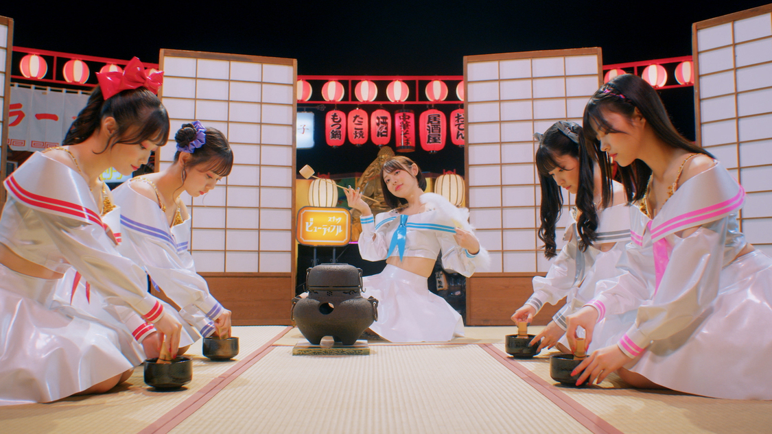 #ババババンビ「ゲイシャフジヤマ」MVより