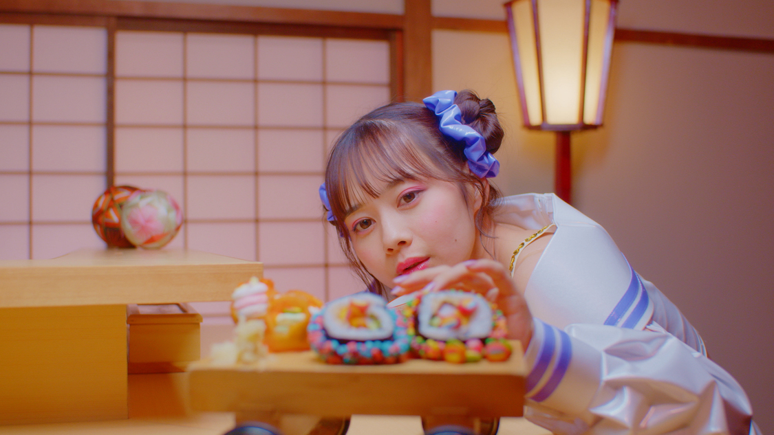 #ババババンビ「ゲイシャフジヤマ」MVより