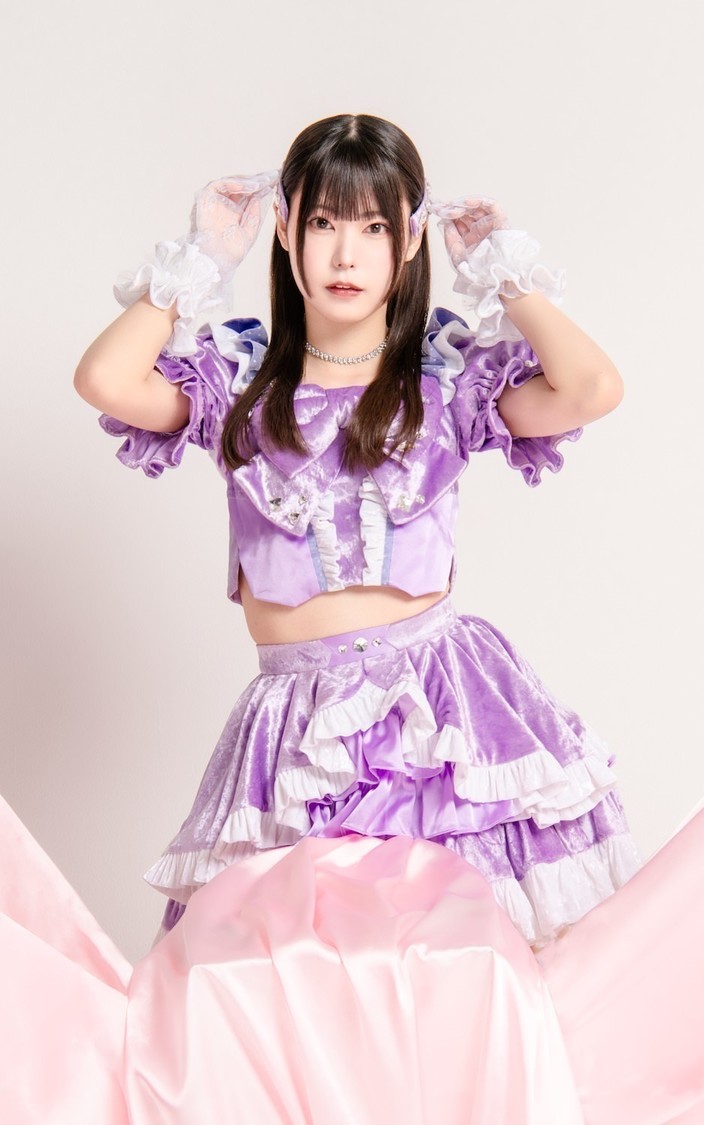 綾瀬ねね（メンバーカラー：パープル）