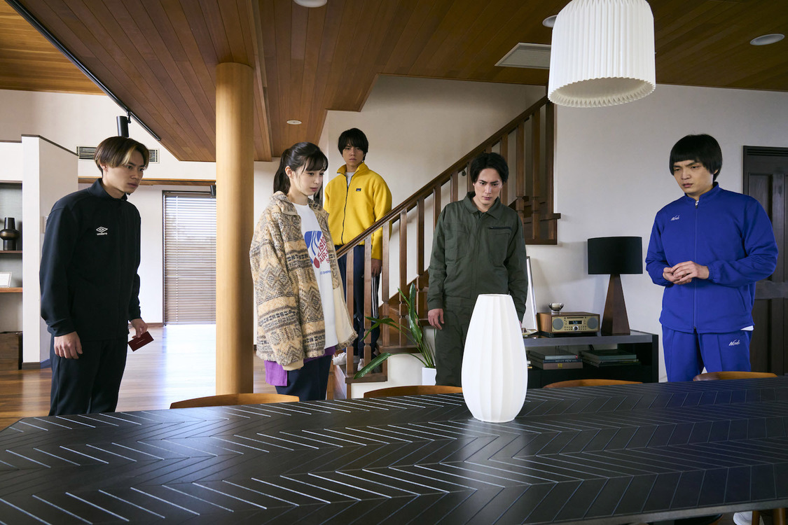 ©2024映画『ある閉ざされた雪の山荘で』製作委員会  ©東野圭吾／講談社