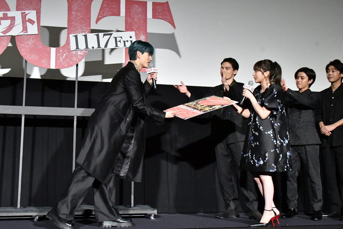 ＜映画『OUT』完成披露上映会＞（2023年10月1日／Ⓒ2023『OUT』製作委員会）