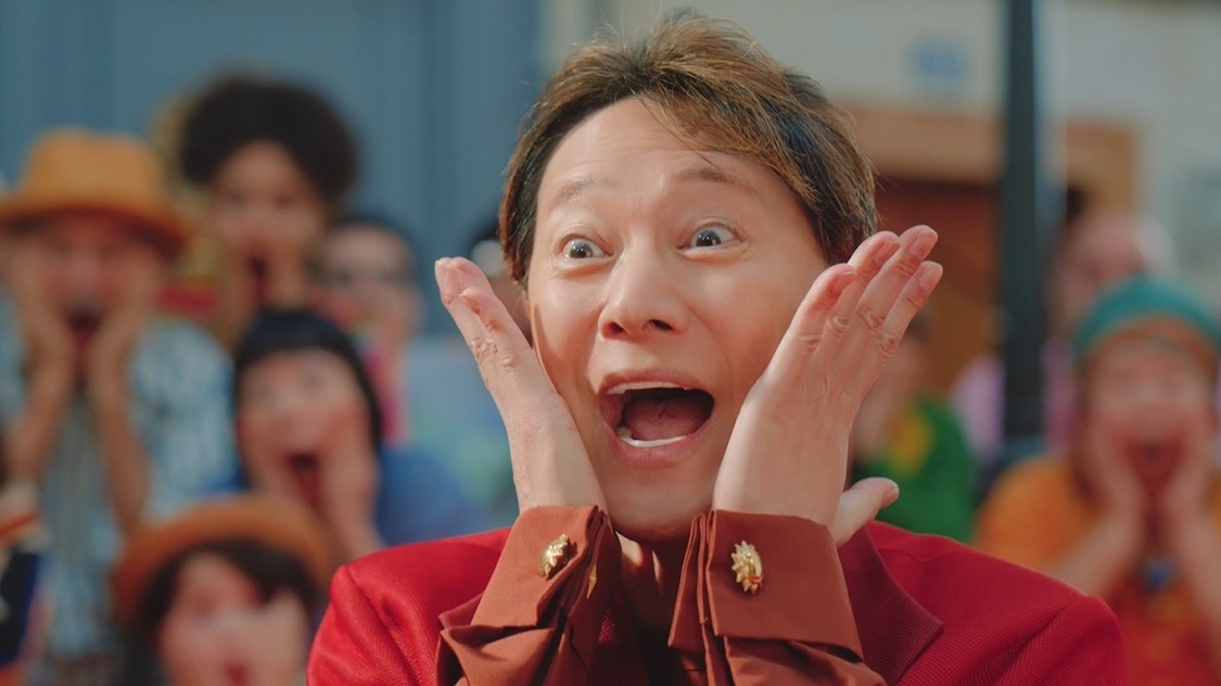 「ペイトクびっくりする」篇＆「すごいiPhone出た！」篇より