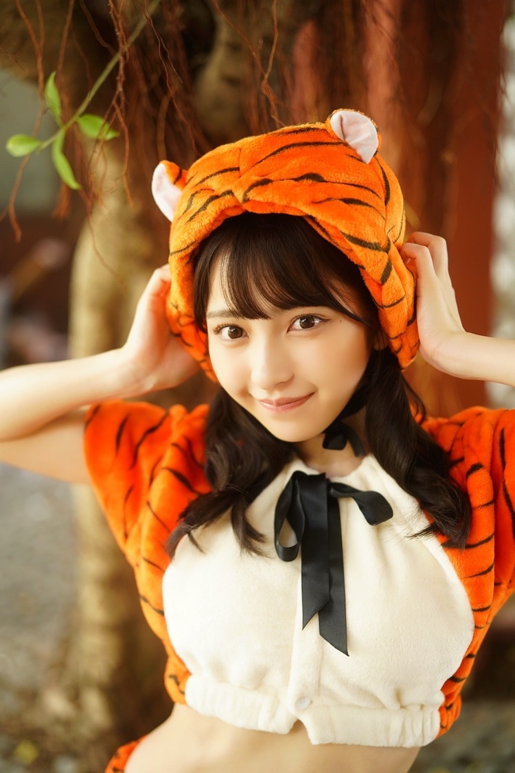 十味（#2i2）『月刊エンタメ』アザーカット（撮影：佐藤佑一／スタイリング：工藤沙恵（ミタケイショウ）／ヘアメク：JULLY）