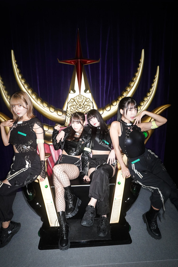 #2i2＜北斗の拳 40周年大原画展 ～愛をとりもどせ!!～＞森アーツセンターギャラリー（(C)武論尊・原哲夫／コアミックス1983／撮影：佐藤佑一／ヘアメイク：JULLY）