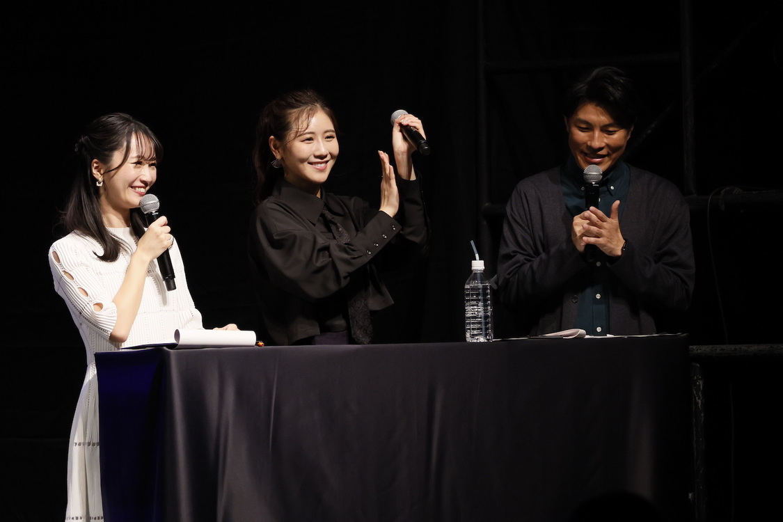 MC＆西野未姫＜IDOL3.0 PROJECT 最終合格者発表イベント＞渋谷ヒカリエ ヒカリエホールA（2023年10月7日／©OVERSE）