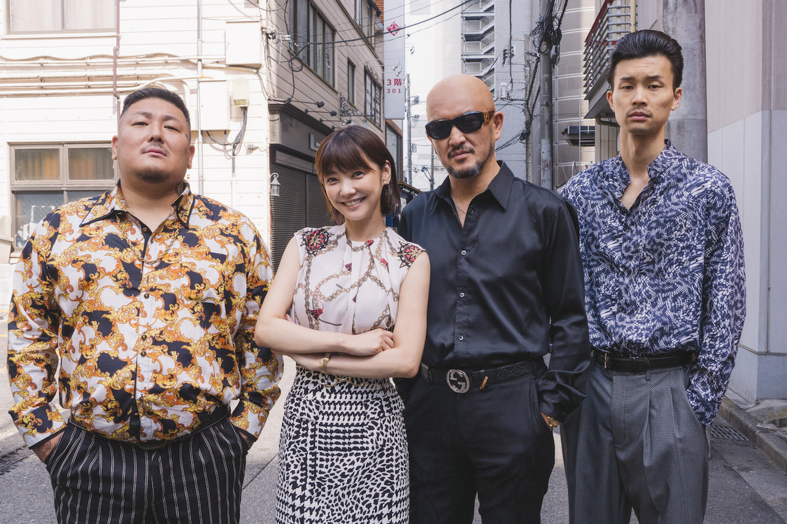 📸 画像:『ケンシロウによろしく』オフショット(©ジャスミン・ギュ/講談社 ©DMM TV)|西野七瀬 出演ドラマ『ケンシロウによろしく』、5