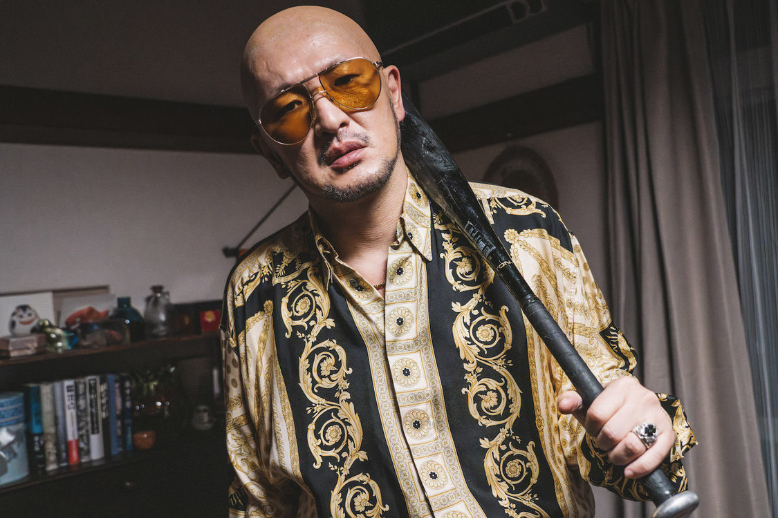 『ケンシロウによろしく』オフショット（©ジャスミン・ギュ／講談社　©DMM TV）