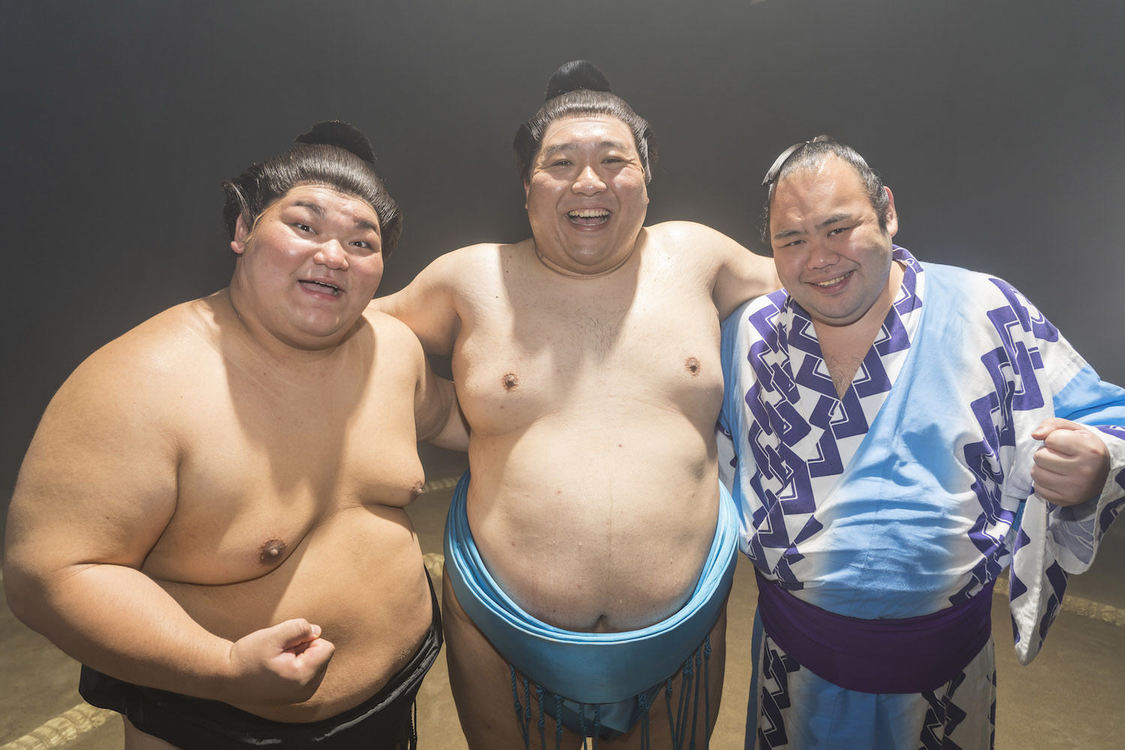 『ケンシロウによろしく』オフショット（©ジャスミン・ギュ／講談社　©DMM TV）