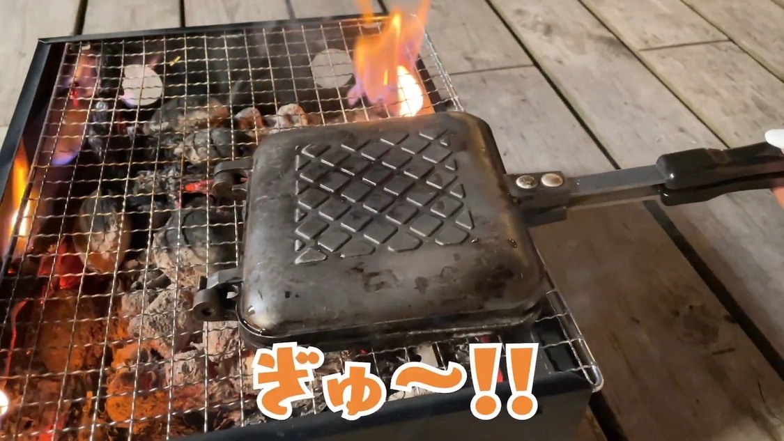 「大原優乃ちゃんと2人で懐かしのゆるキャン△飯を作ったよ🏕️煮込みカレーと肉まんサンド🥰【コラボ】」より