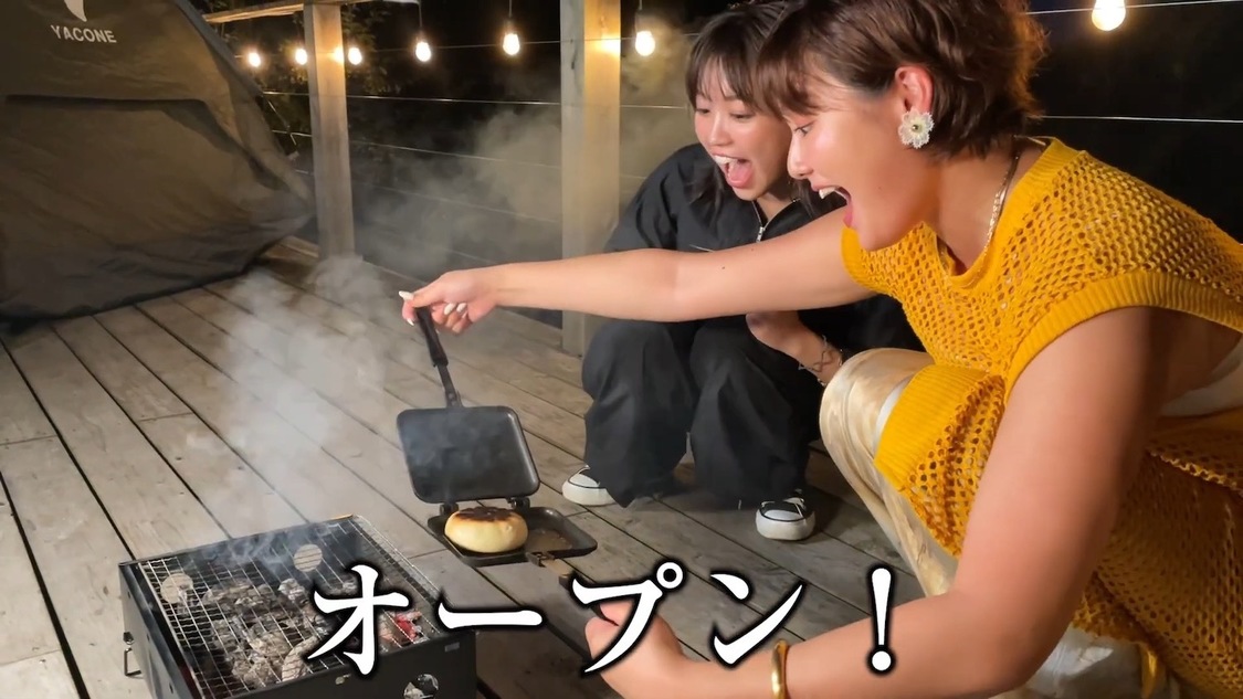 「大原優乃ちゃんと2人で懐かしのゆるキャン△飯を作ったよ🏕️煮込みカレーと肉まんサンド🥰【コラボ】」より