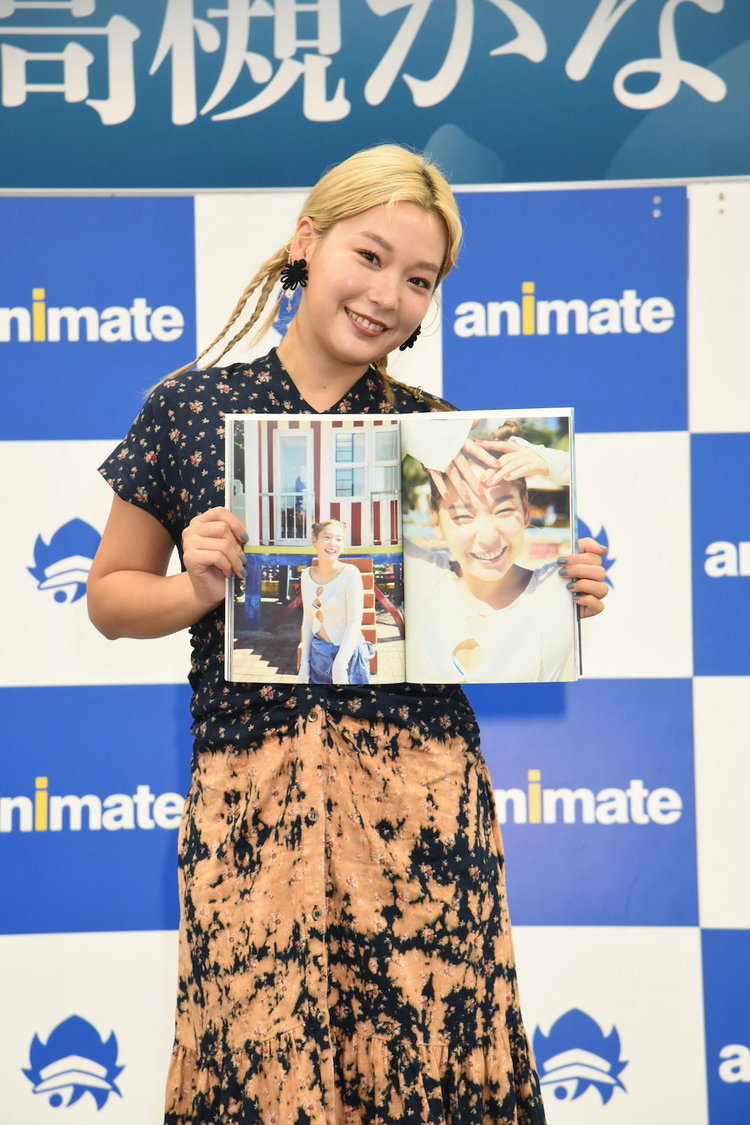 高槻かなこ1st写真集『夜明け』（東京ニュース通信社刊）