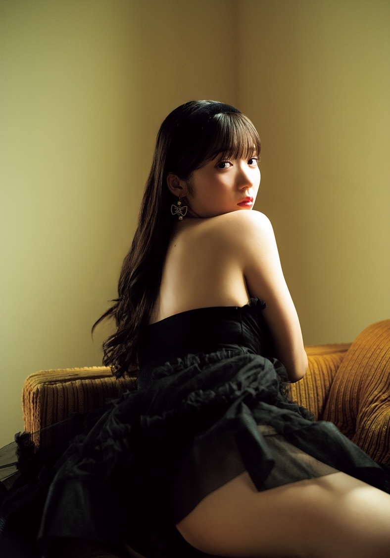 山岸理子 3rd写真集『GR』より