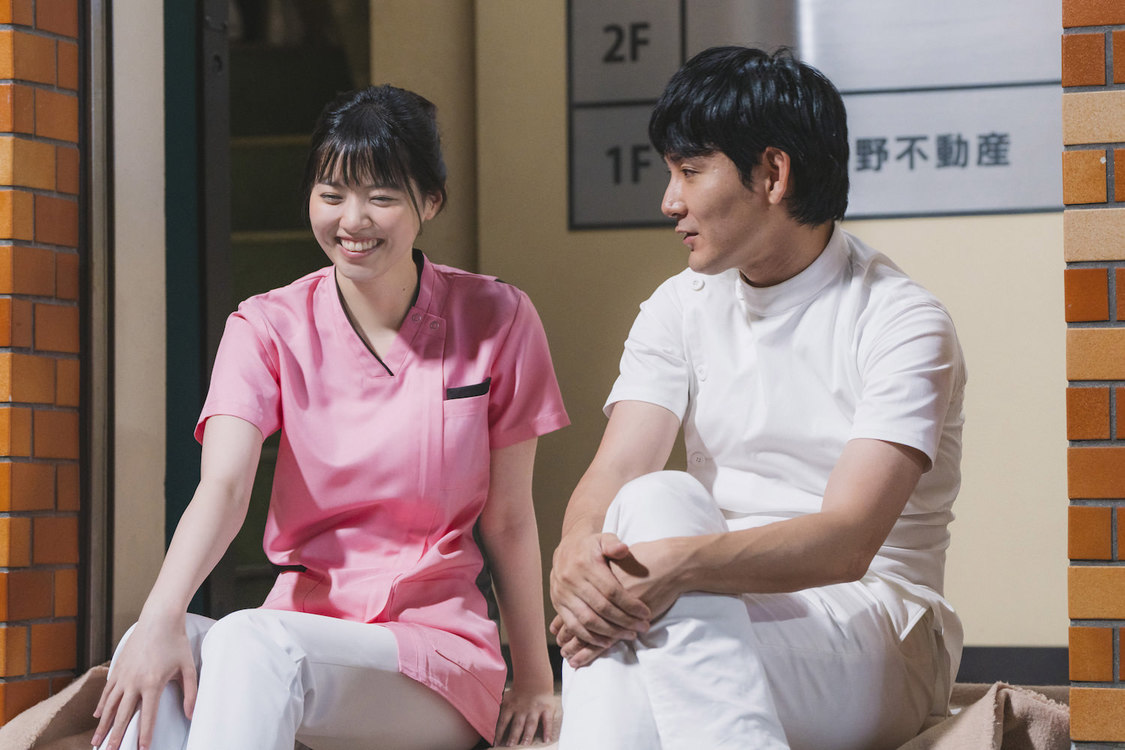 『ケンシロウによろしく』オフショット（©ジャスミン・ギュ／講談社　©DMM TV）