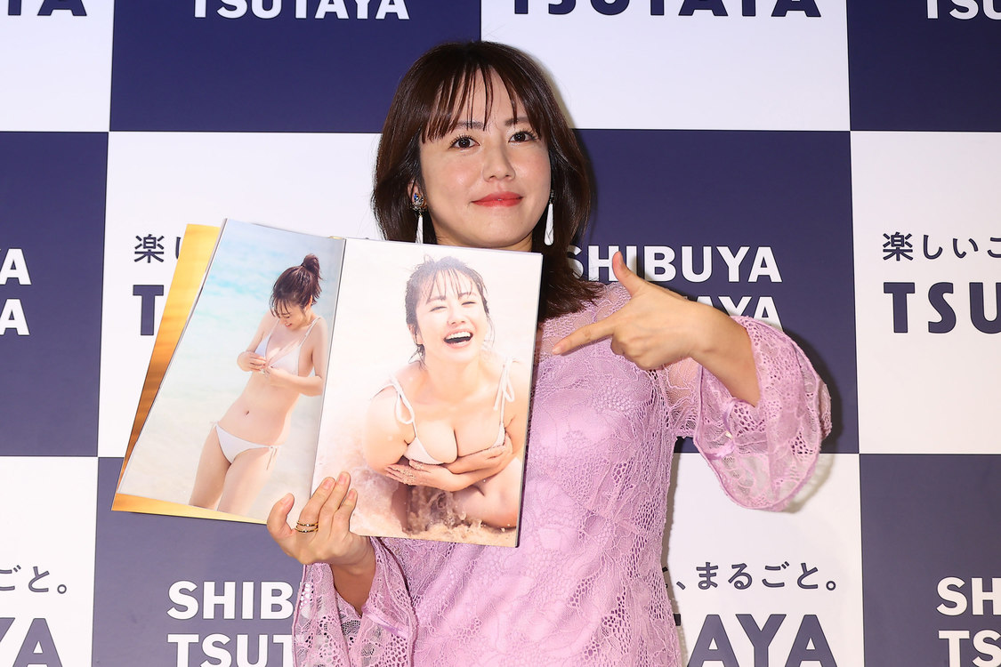 磯山さやか＜写真集『and more』出版記念会見＞SHIBUYA TSUTAYA（2023年10月21日）