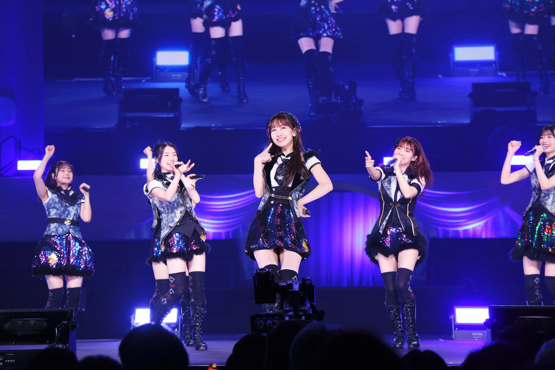 ＜MXまつり AKB48 62ndシングル「アイドルなんかじゃなかったら」発売記念コンサート〜劇場公演曲リクエストアワーセットリストベスト30〜＞日本武道館（2023年10月21日／ⒸAKB48）