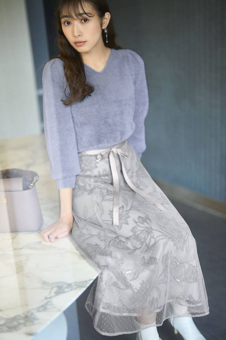 ラメシャギーニット