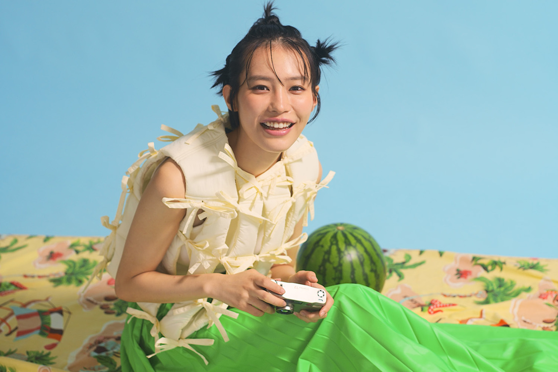 『南沙良2024年カレンダー』より　8月