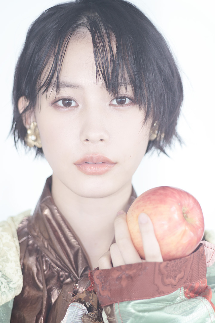 『南沙良2024年カレンダー』より　11月