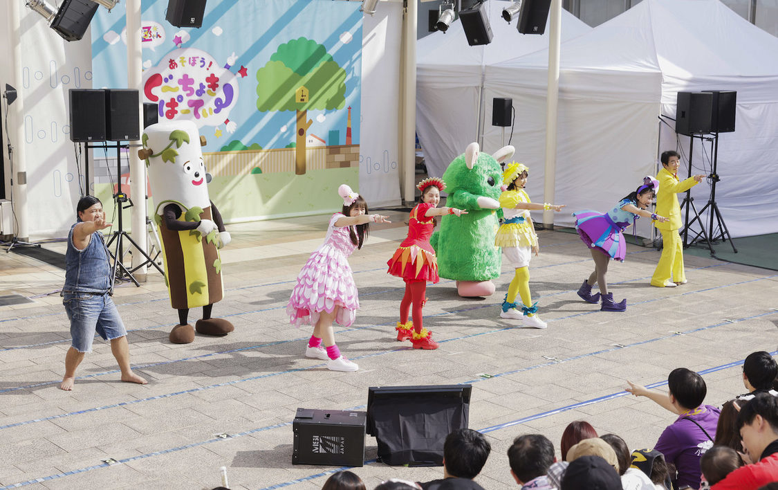 ＜ももクロスペクタクルミーティング in ららぽーと柏の葉 〜振り返ればノールールだった15年は宝物〜＞三井ショッピングパークららぽーと柏の葉（2023年11月4日）