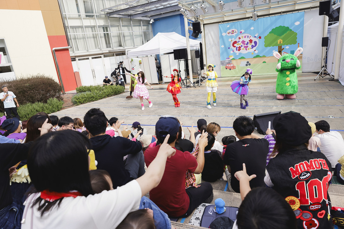 ＜ももクロスペクタクルミーティング in ららぽーと柏の葉 〜振り返ればノールールだった15年は宝物〜＞三井ショッピングパークららぽーと柏の葉（2023年11月4日）