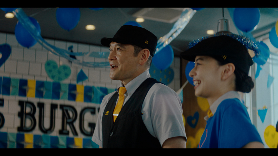 マクドナルド 新TV-CM「広がる青い輪」篇より