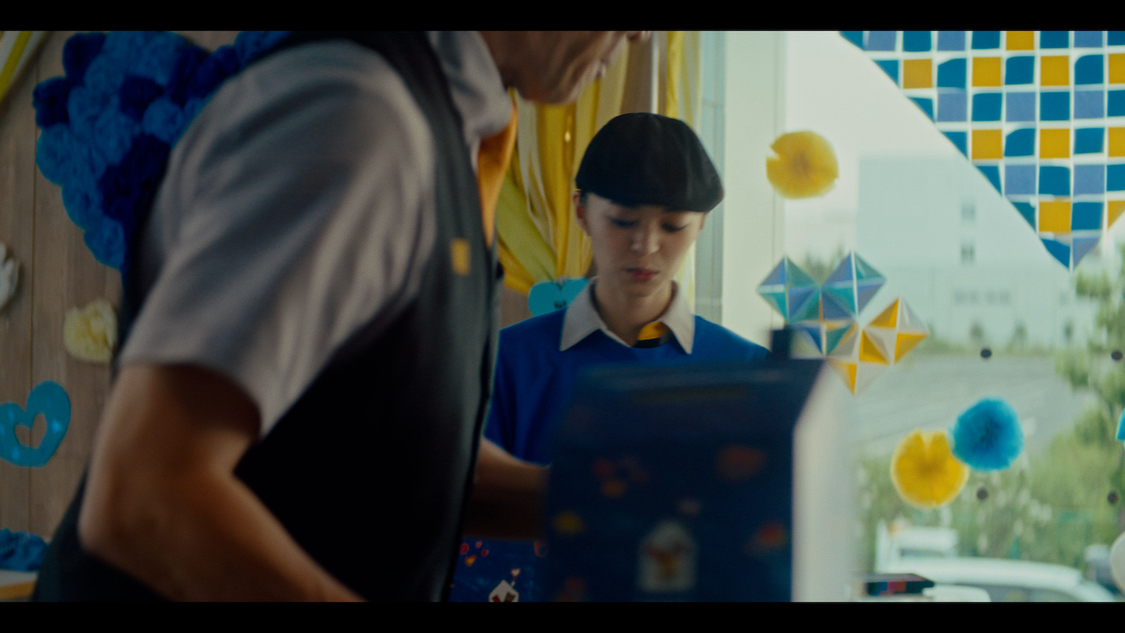 マクドナルド 新TV-CM「広がる青い輪」篇より