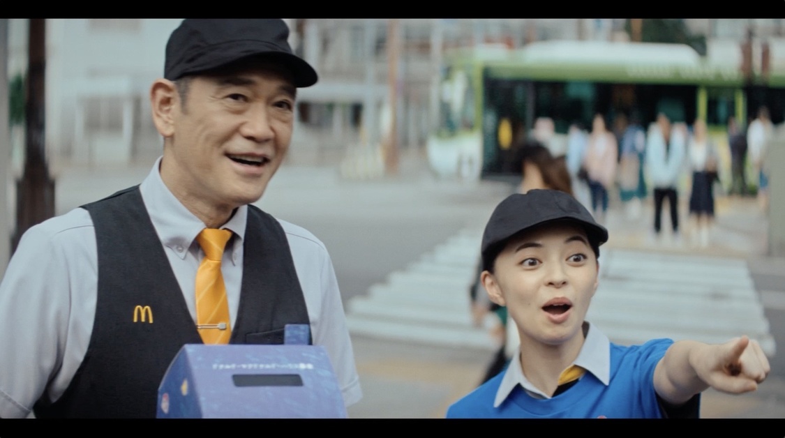 マクドナルド 新TV-CM「広がる青い輪」篇より