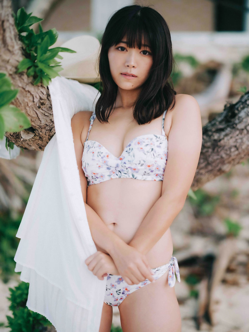 山内鈴蘭『Memolily』イメージカット（©2024 Liverpool）