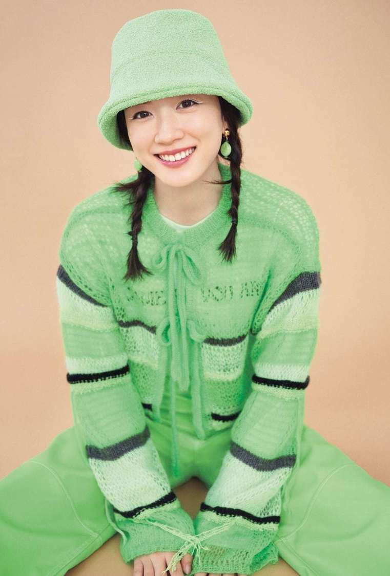 『永野芽郁オフィシャルカレンダー2024』MAILIVIS特典イメージ