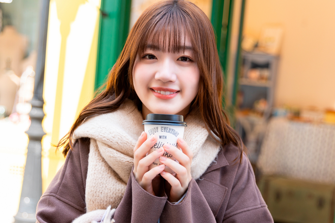 佐々木美玲（ⒸSeed&Flower LLC/Y&N Brothers Inc. Ⓒ10ANTZ Inc.）