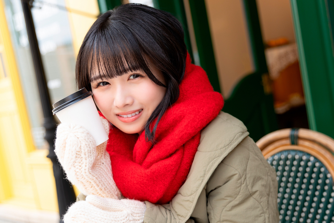 上村ひなの（ⒸSeed&Flower LLC/Y&N Brothers Inc. Ⓒ10ANTZ Inc.）