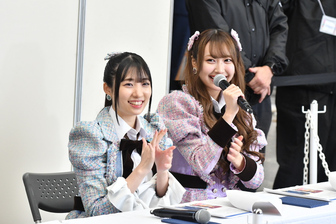 ファッショニスタコンテストで審査員を務めるSKE48の石黒友月（左）と野村実代（右）