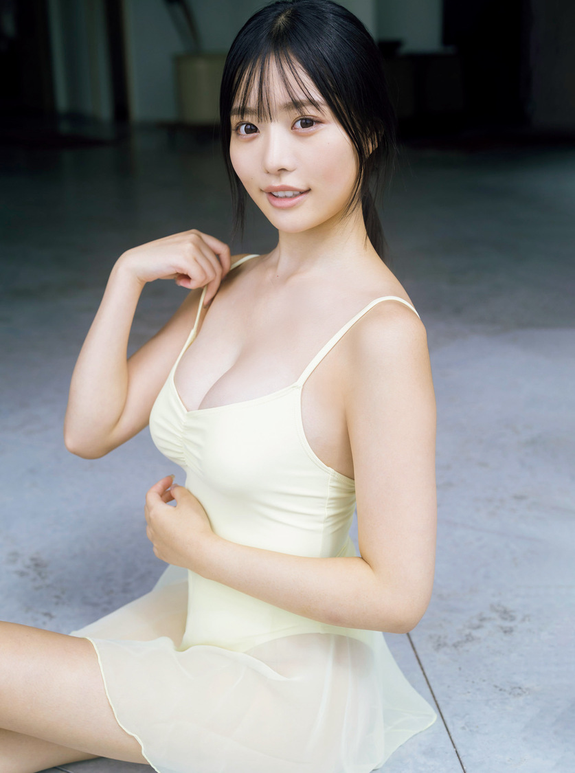 高鶴桃羽『FRIDAY』