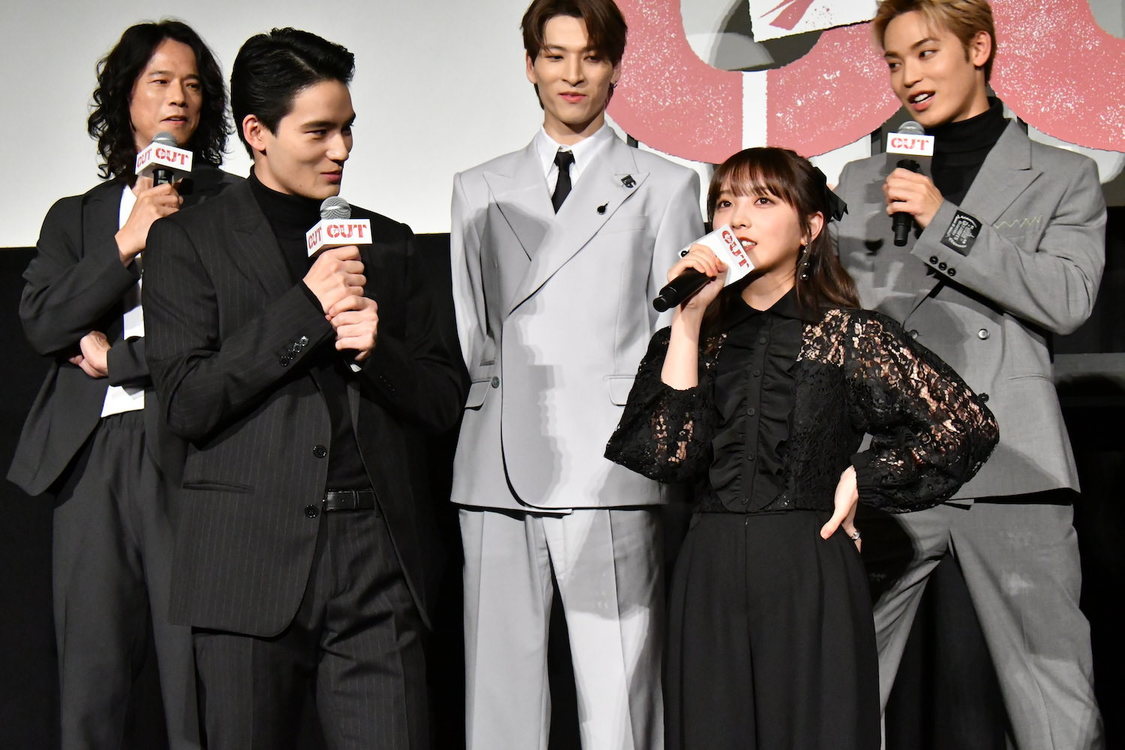 ＜映画『OUT』初日舞台挨拶＞（2023年11月17日／Ⓒ2023『OUT』製作委員会）