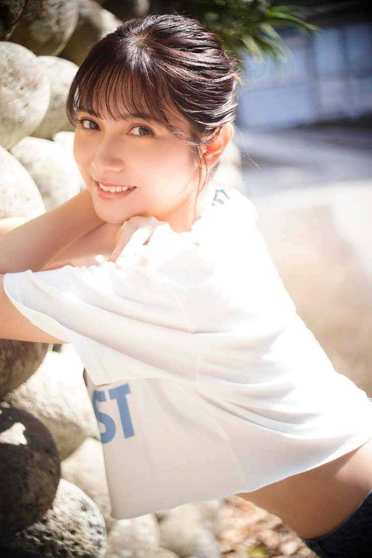 桃月なしこ『ヤングガンガン』アザーカット（(C)佐藤佑一）