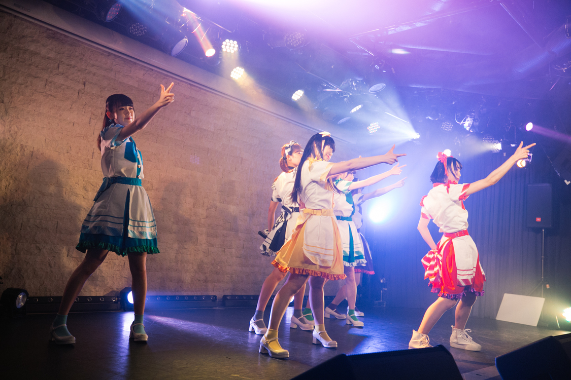 📸 画像:純粋カフェ・ラッテ<ぽぷろないと vol.8>より|【ライブレポート】純粋カフェ・ラッテ、ご縁に応えて魅せた<ぽぷろないと vol.8>の鮮やかステージ 📸 画像:純粋カフェ・ラッテ<ぽぷろないと vol.8>より|【ライブレポート】純粋カフェ・ラッテ、ご縁に応えて魅せた<ぽぷろないと vol.8>の鮮やかステージ
