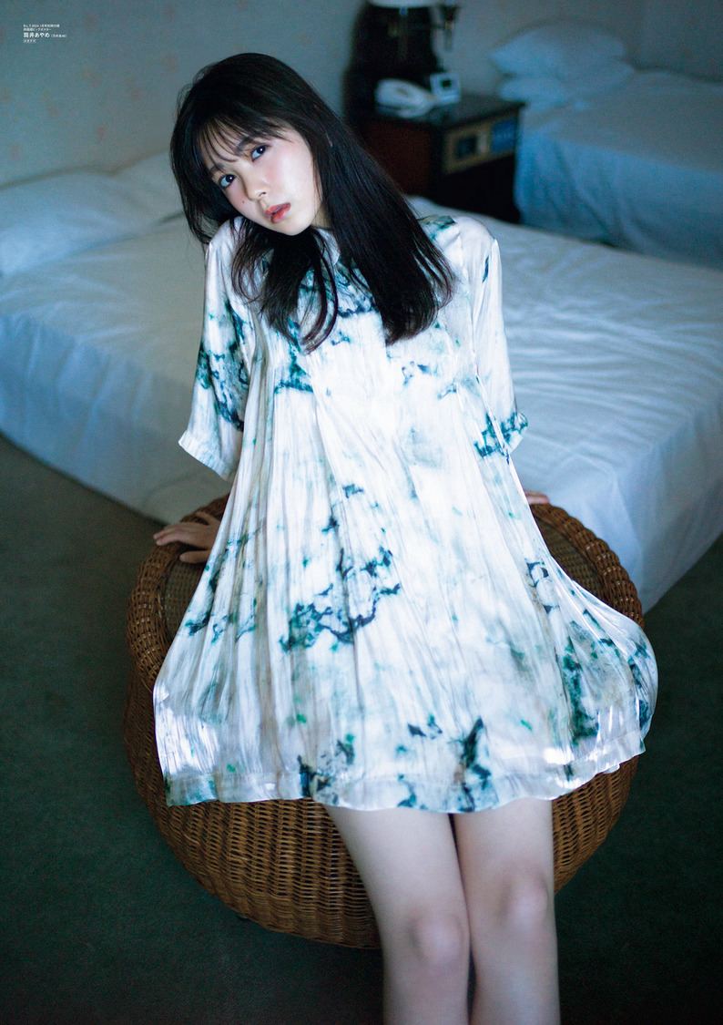 『B.L.T.2024年1月号』別冊付録：筒井あやめ（乃木坂46）  両面超ビッグポスター（表）