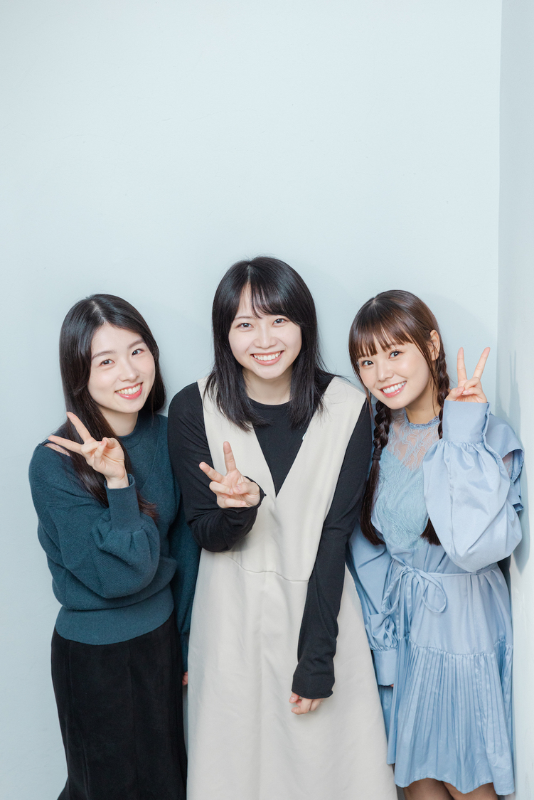 左から、岩立沙穂（AKB48）、本西彩希帆、遥りさ