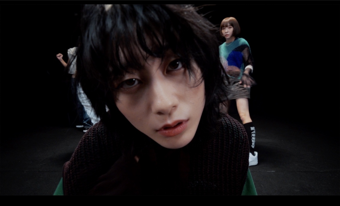 ExWHYZ「6WHYZ」MVより