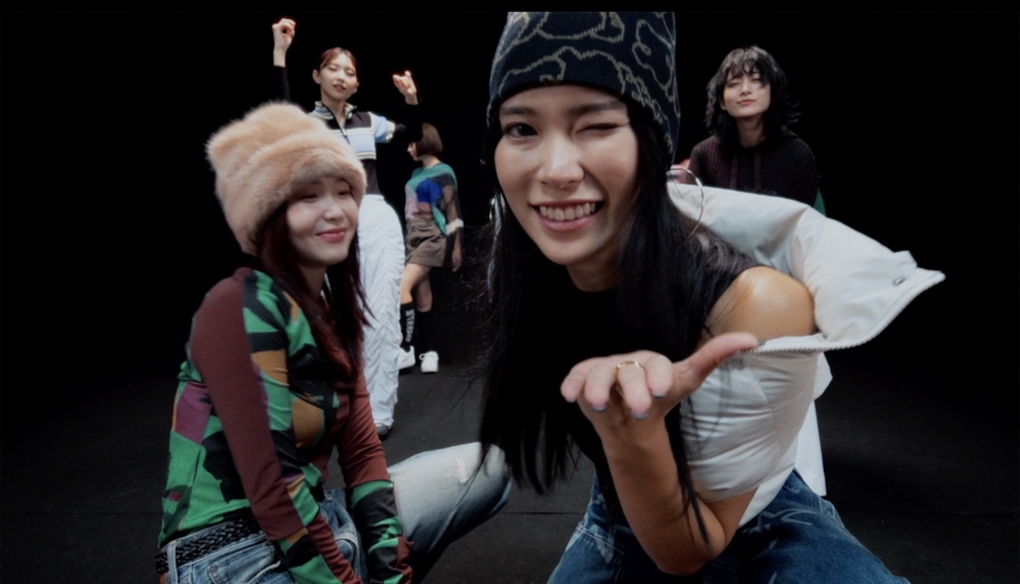 ExWHYZ「6WHYZ」MVより