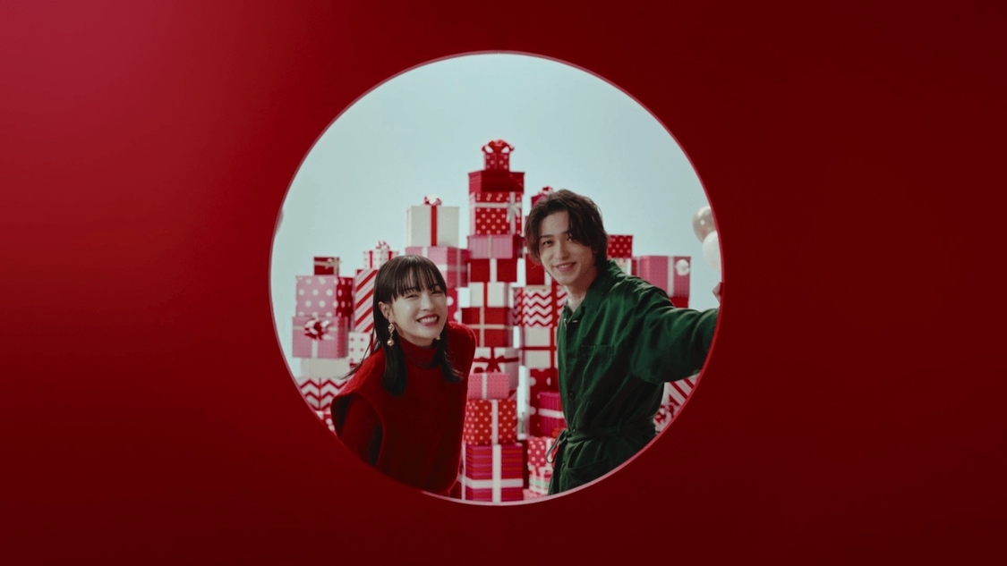 新TV-CM「クリスマスプレゼントにチェキ！」篇より