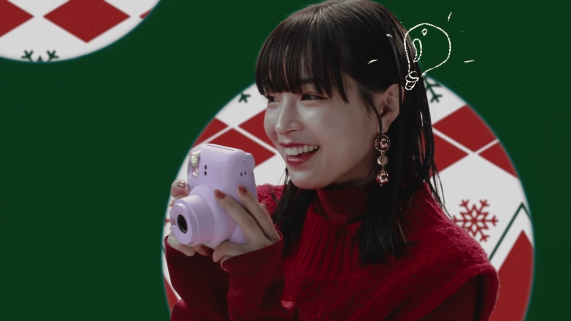 新TV-CM「クリスマスプレゼントにチェキ！」篇より