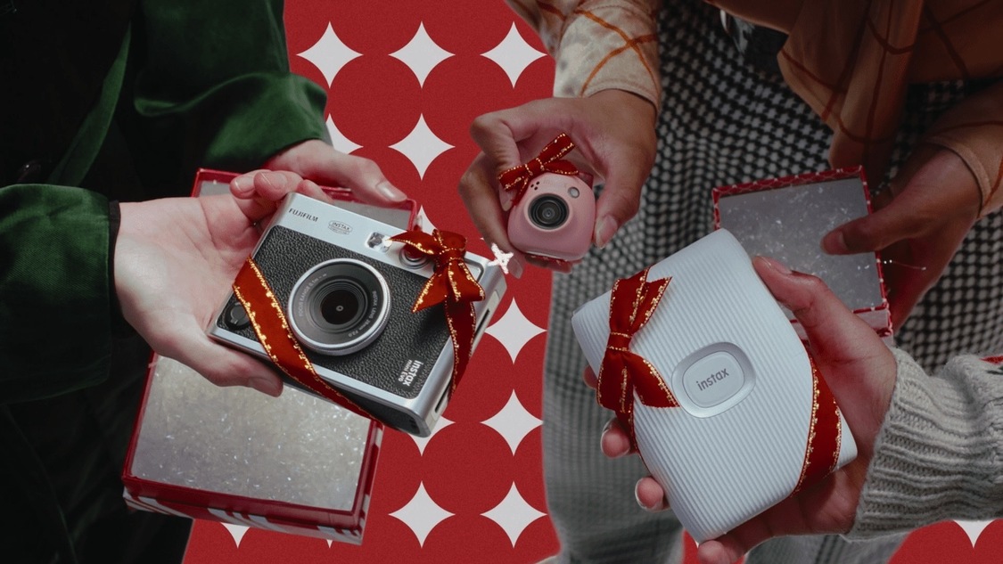 新TV-CM「クリスマスプレゼントにチェキ！」篇より